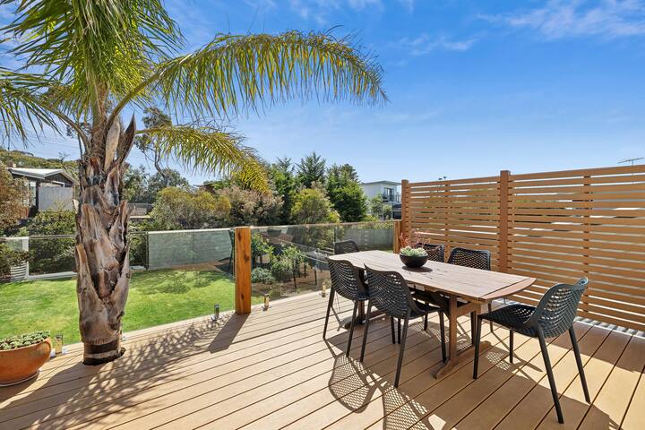 Percy’s Beach House with spa gallery image 2