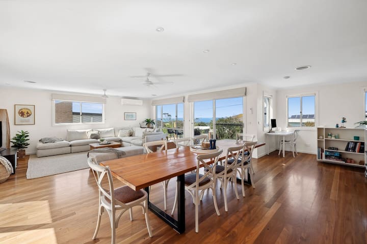 Percy’s Beach House with spa