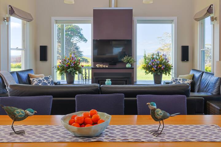 Table House Farm -Luxury villa, secluded beach gallery image 5