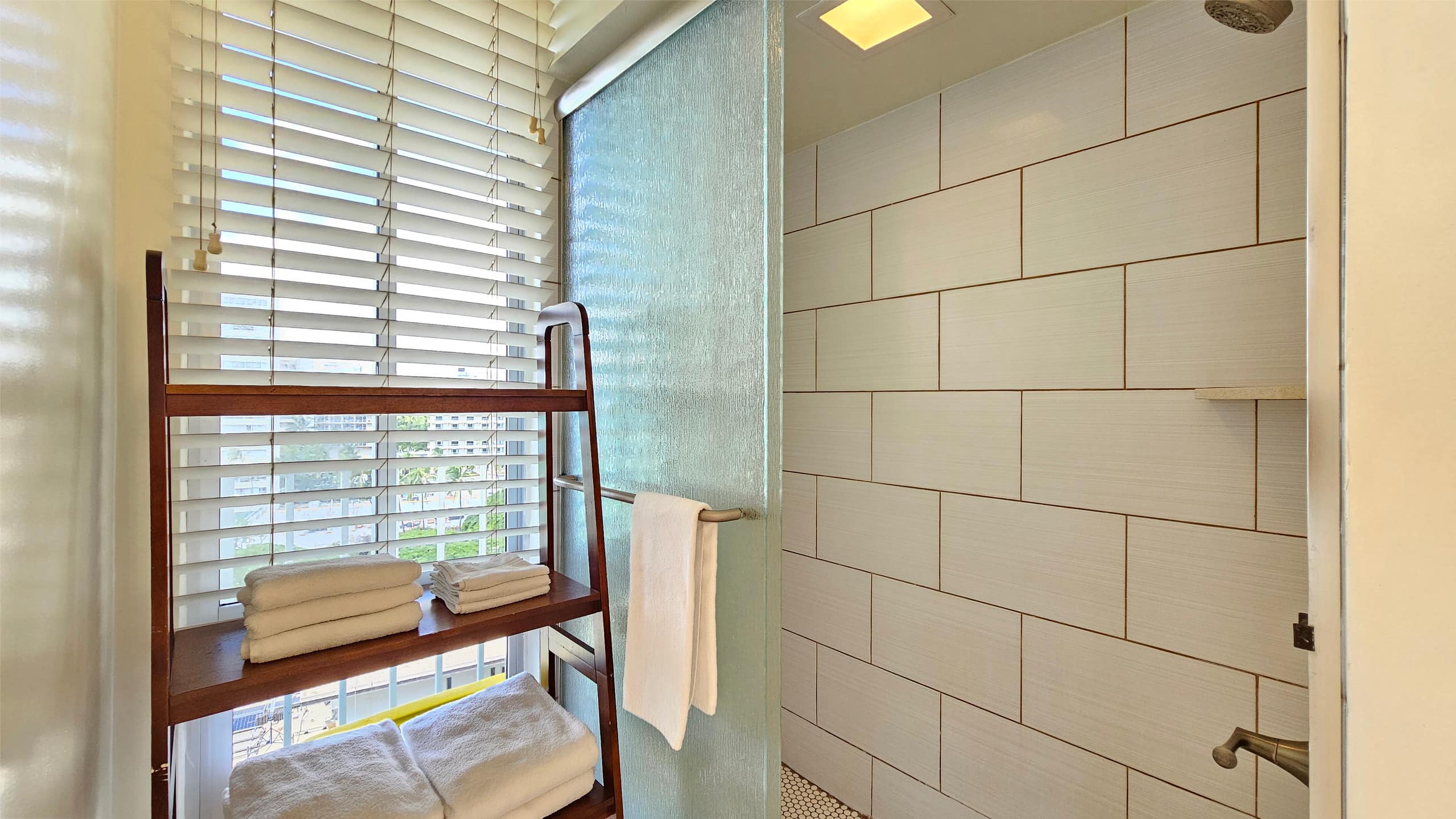 DHBH 1202 1 Bedroom Retreat with Stunning Views - Image 18