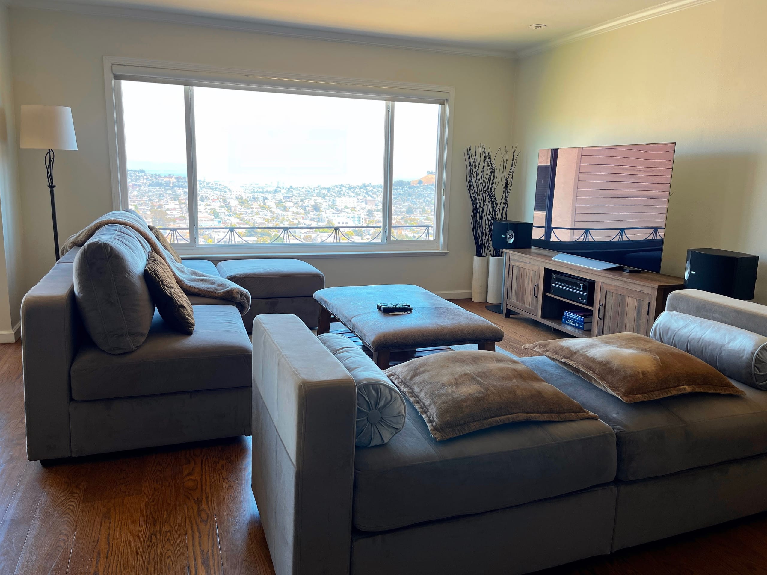 Condo in San Francisco · ★4.94 · 3 bedrooms · 3 beds · 2 baths - Image 9