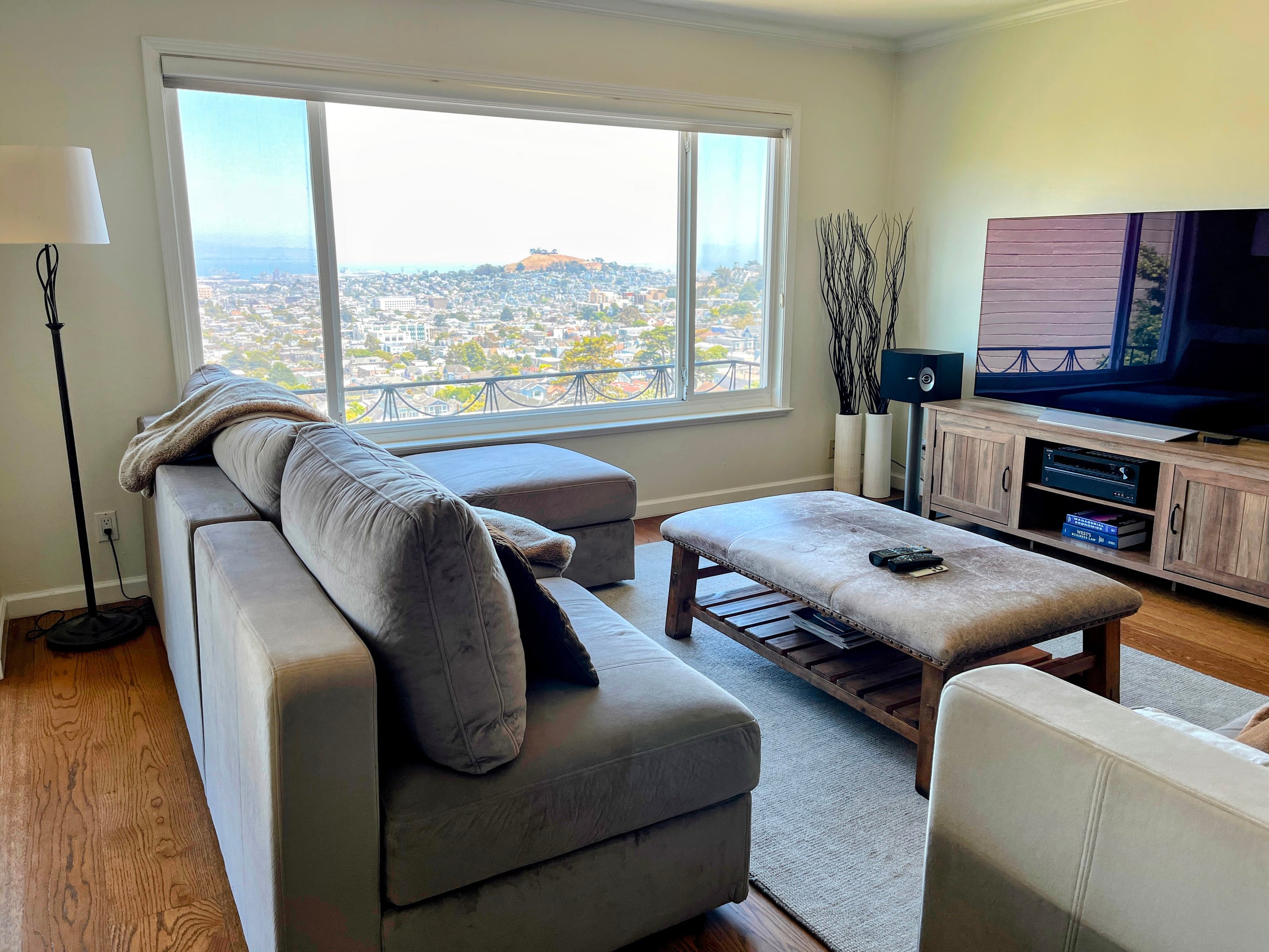 Condo in San Francisco · ★4.94 · 3 bedrooms · 3 beds · 2 baths - Image 6