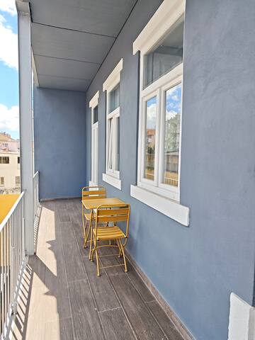 Lisbon Comfy Apartment II – Metro at the door gallery image 5