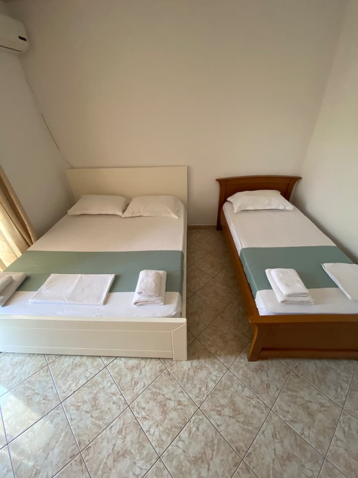 Dhomë gjumi 2