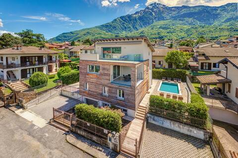 Villa with private pool and panoramic penthouse