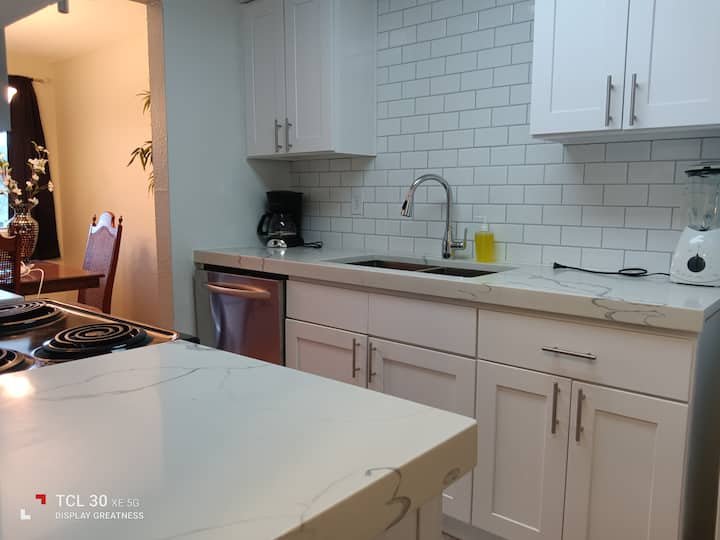 Adorable And Spacious Two-bedroom - Everett, WA