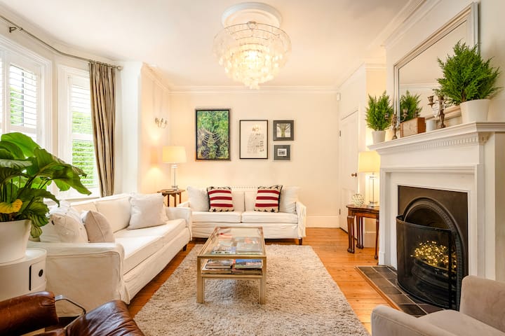 Charming Gated Cottage • 3 Beds • 2 Baths • 2 Cars - Henley-on-Thames