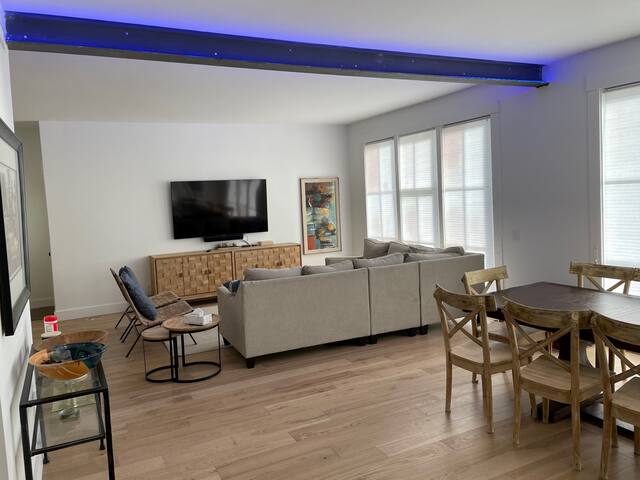 Newport full house, ideal for Large groups gallery image 5