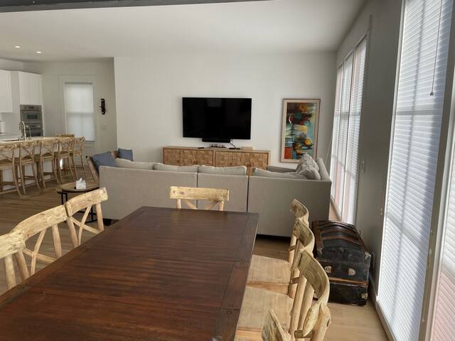 Newport full house, ideal for Large groups gallery image 4