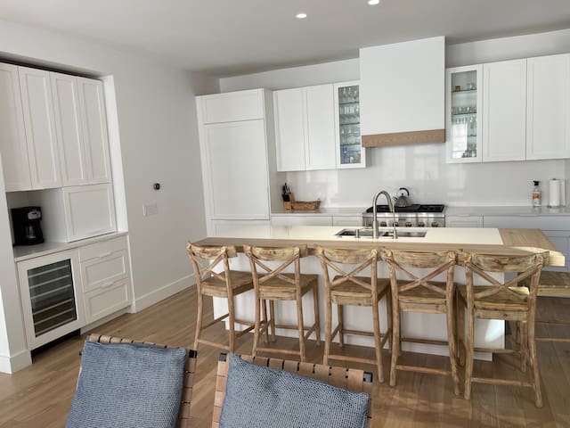 Newport full house, ideal for Large groups gallery image 3