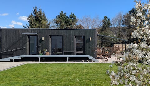 House in the garden 3 countries, 1 trip-no borders