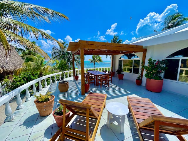 Ocean Front Villa, In Town, Dream Casa Belize gallery image 4