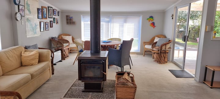 Family Friendly Cottage At The Beach : Central. - Whitianga