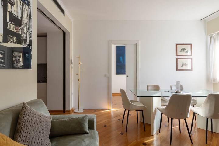 Luxury 3 bedroom apartment in Duomo – 6 Guests gallery image 5