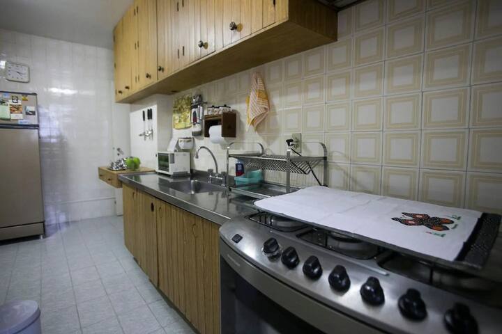 Perfeita localização no Leblon (3 quartos). gallery image 4