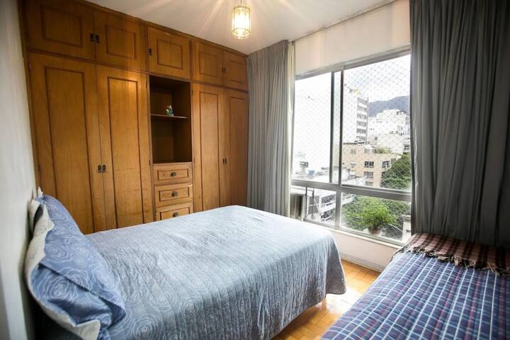 Perfeita localização no Leblon (3 quartos). gallery image 3