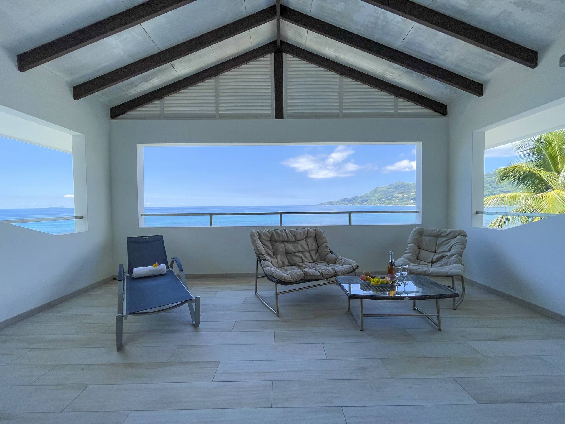 VallonEnd Beachfront villa with excellent view — photo 5