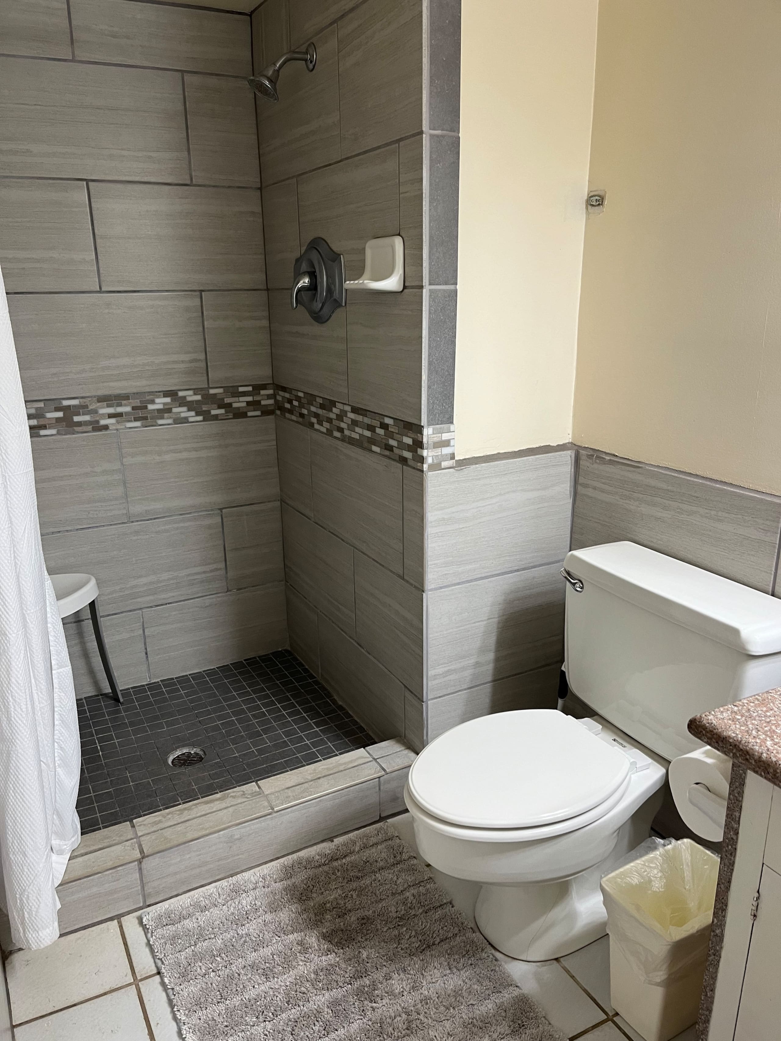 Home in Kihei · ★4.88 · 2 bedrooms · 3 beds · 2 shared baths - Image 5