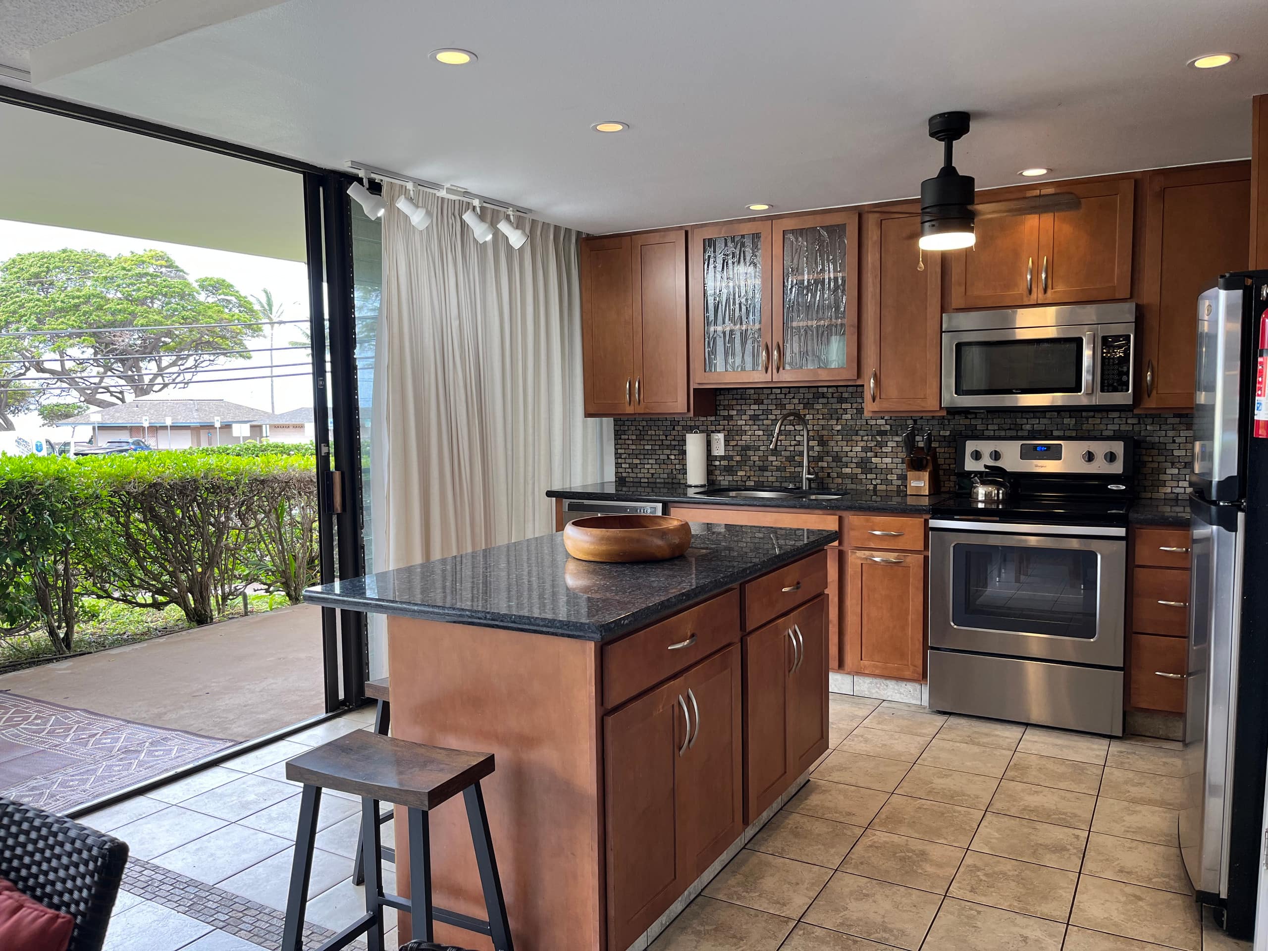 Home in Kihei · ★4.88 · 2 bedrooms · 3 beds · 2 shared baths - Image 10