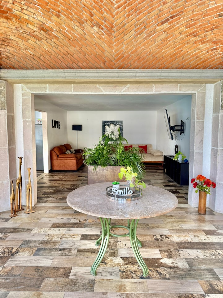 House W/pool, At Tequisquiapan Down Town - Tequisquiapan