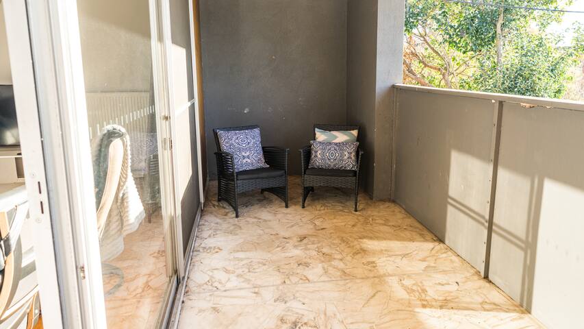 Prime Location. Grand Home. Pool. gallery image 5