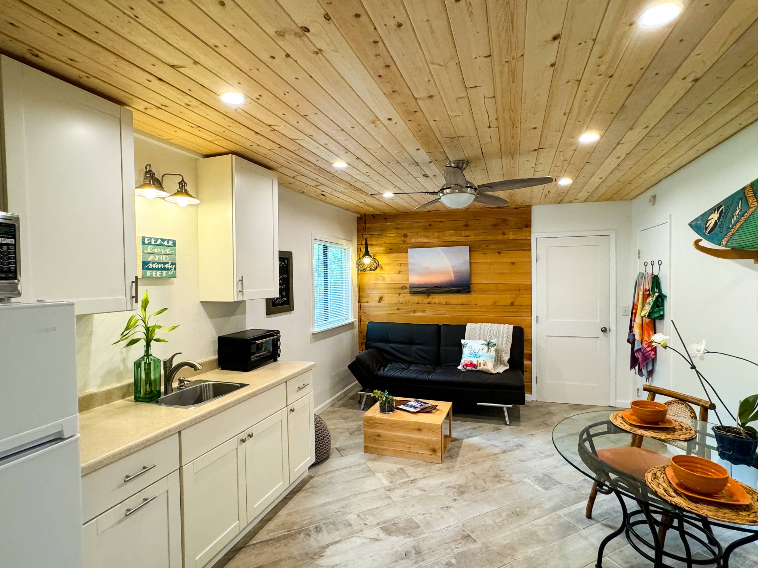 Home in Kailua-Kona · ★4.97 · 1 bedroom · 1 bed · 1 bath - Image 3