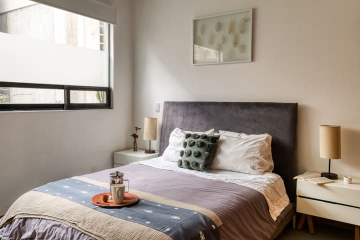 Amplio depa con hermosa terraza para 6 en la Roma gallery image 4