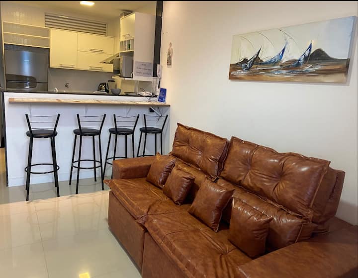 Le canapé-lit rétractable peut être utilisé comme espace de couchage pouvant accueillir un maximum de 2 à 3 personnes. 