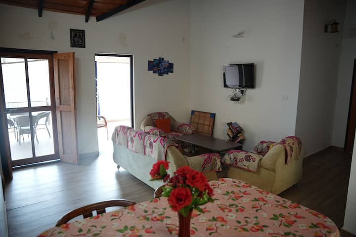 Lakeview Farmhouse - Bhimtal