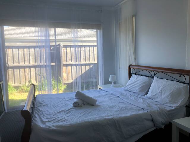 Serenity 9 – Whole gallery image 4