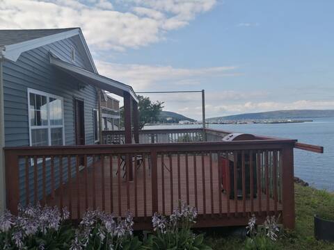 Beautiful seaside cottage in town of Digby
