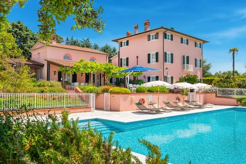 Villa Ca' ai Venti with sea view and magnificent garden