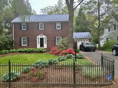 Historic home: 2.7 miles from Beaver Stadium