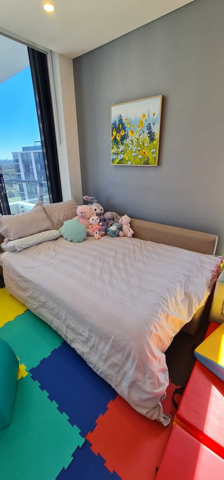 Detská izba
1 rozkladacia pohovka - je vhodná na matrac Queen (pre 2 osoby)