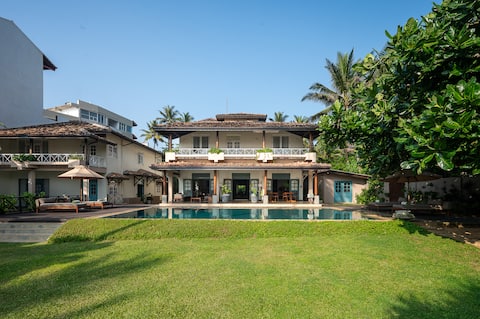 On The Rocks - 7 Bedroom Beach Front Villa