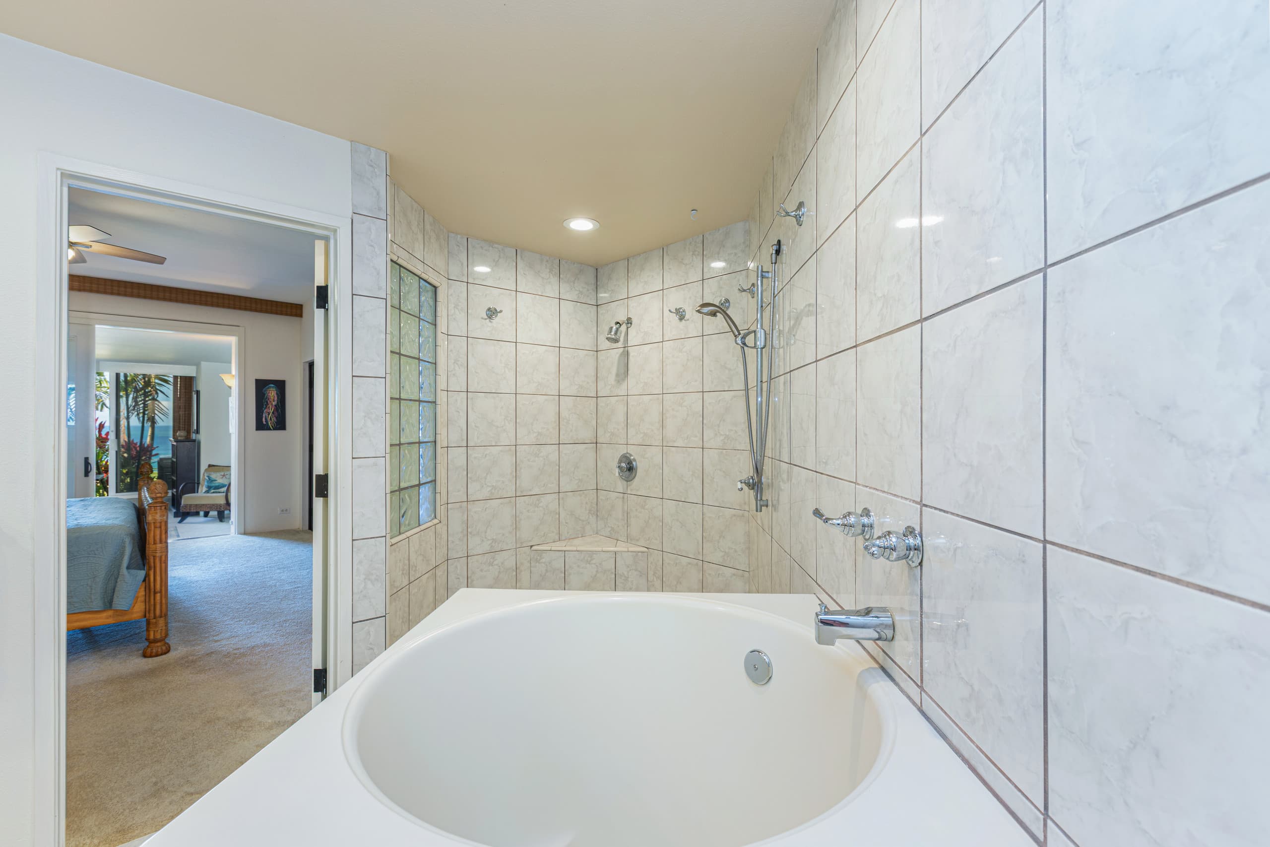 Condo in Princeville · ★4.96 · 2 bedrooms · 4 beds · 2 baths - Image 19