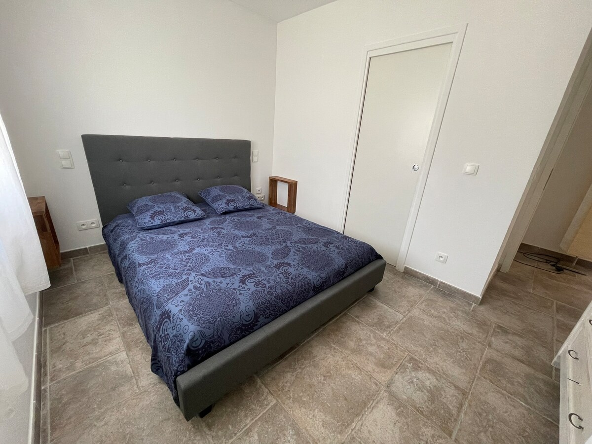 საძინებელი 1