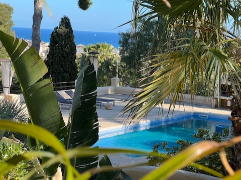 Charming oasis close to beach, Sitges, Barcelona!