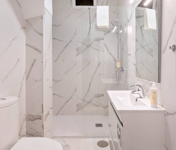 Poveiros Terrace – 3BR Downtown apartment w/AC gallery image 5