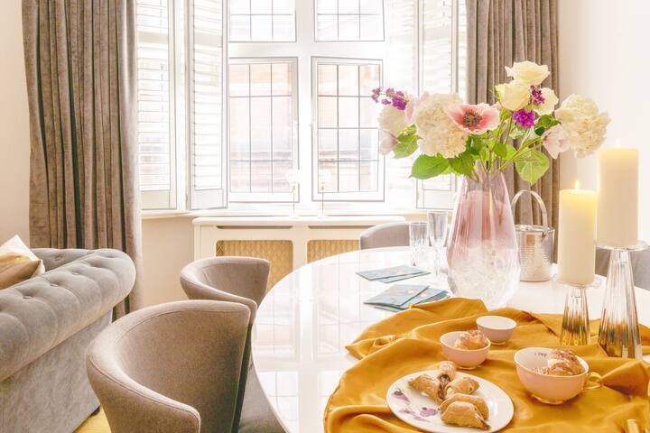 Dream-Come-True Covent Garden Home: Comfort& Style gallery image 5