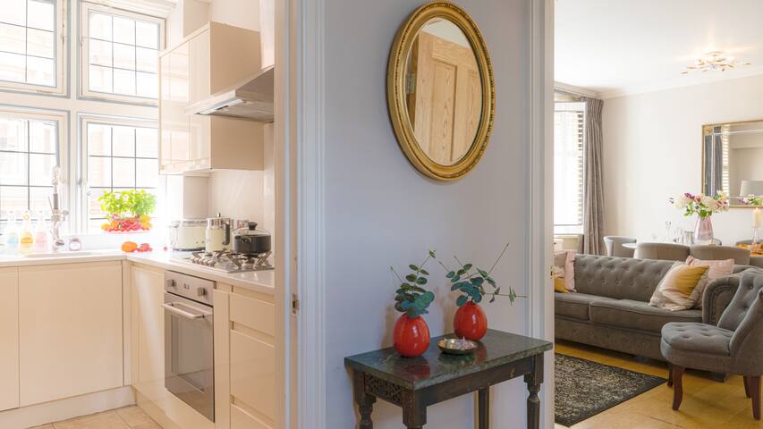 Dream-Come-True Covent Garden Home: Comfort& Style gallery image 4