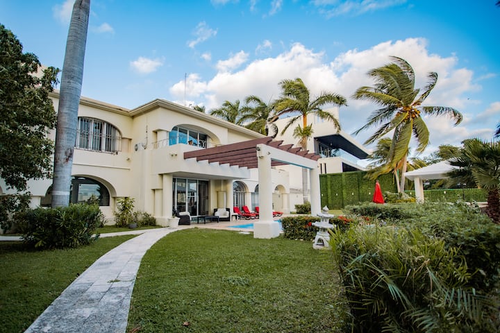 Private Villa In Cancun With Pool And Lagoon View - Cancún