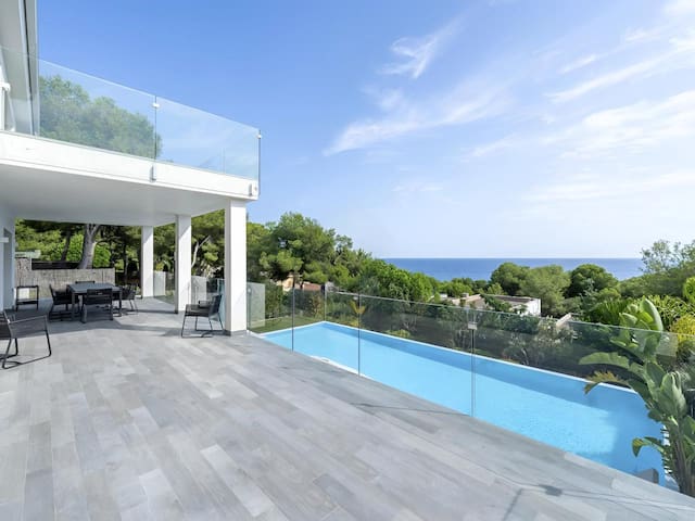 Tarraco Homes managed Airbnb listing 1