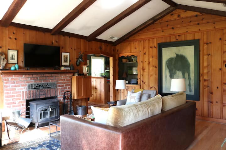 Red Door Retreat - Guerneville, CA