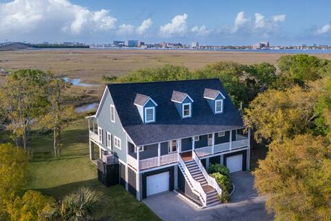 Waterfront Home 5 minutes From Downtown Charleston