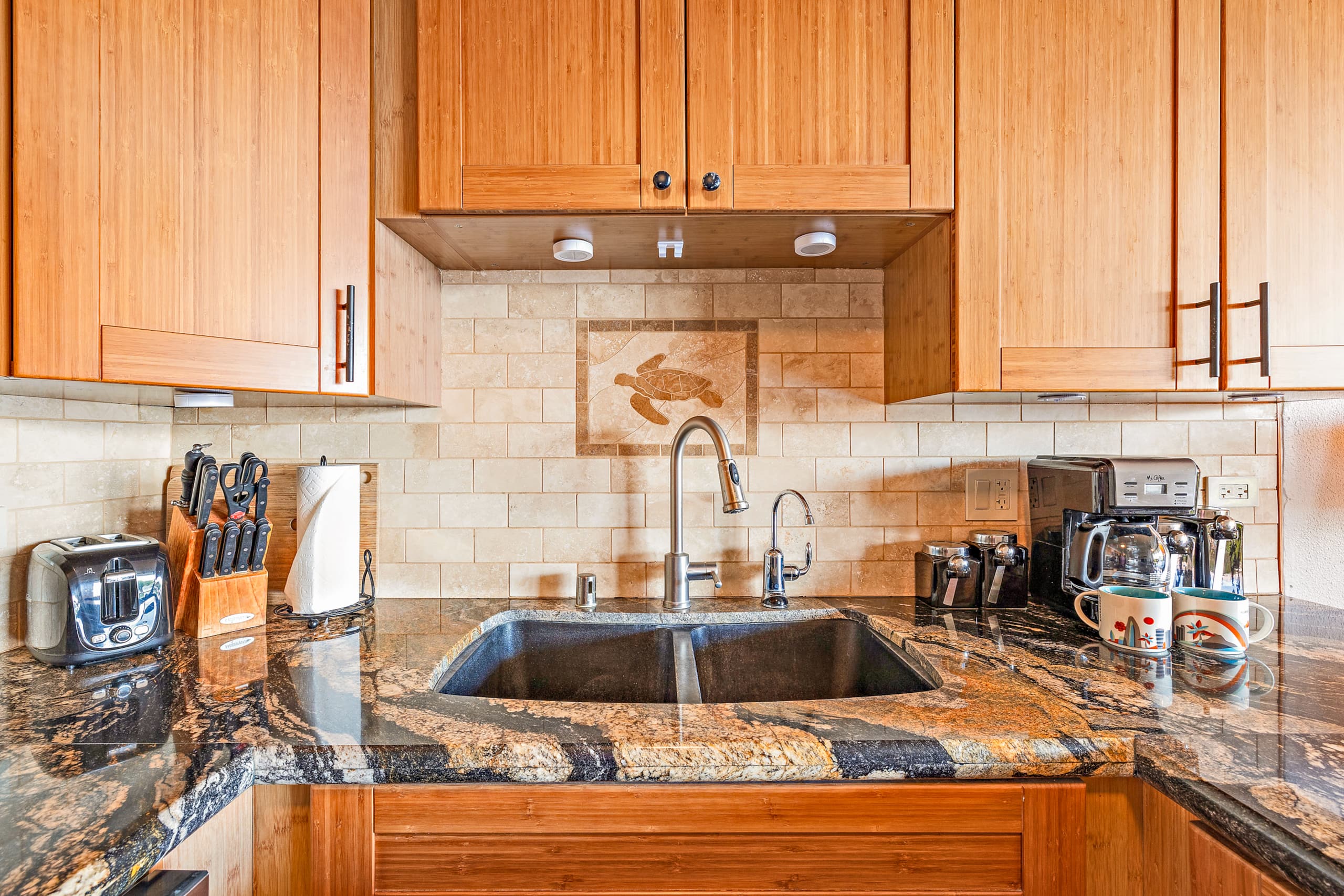 Condo in Wailuku · ★4.71 · 1 bedroom · 3 beds · 1 bath - Image 13