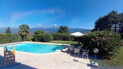 Vast house overlooking the Belledonne massif❤️