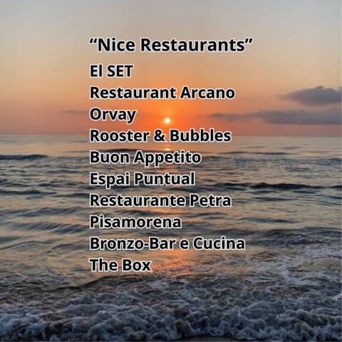 Fab “Acomodis” Apartment for 6ppl in the Old Town! gallery image 3