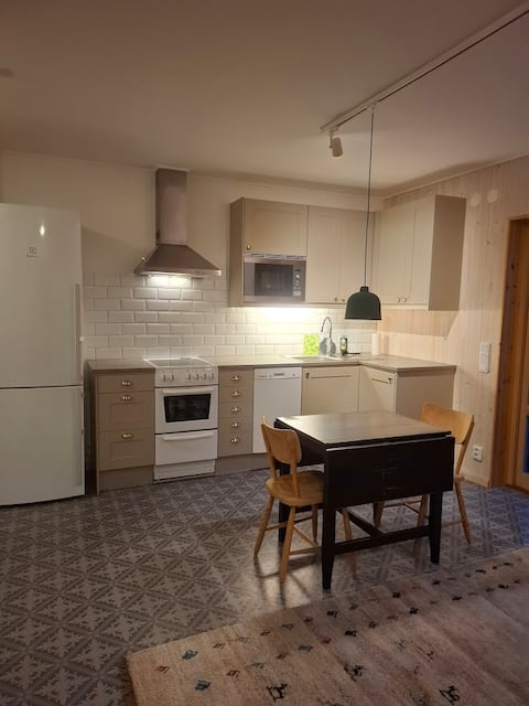 Successful Airbnb property: Cozy accommodation with private patio. 30 min from town. in Huddinge