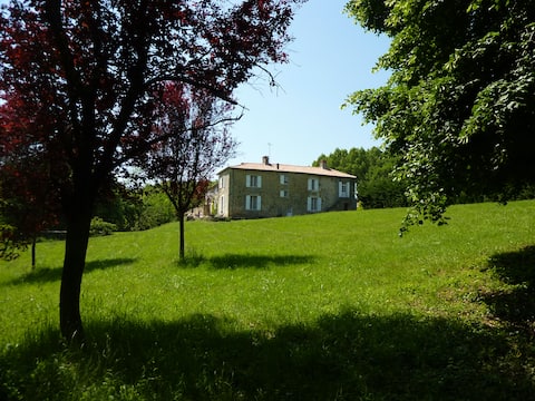 Gite: Logis Vendéen 10-12 pers. swimming pool and park